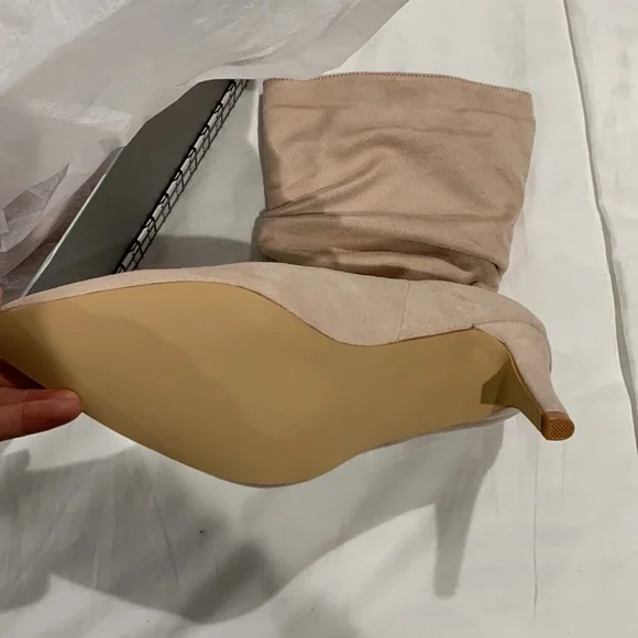 NWT‎ Newbella Slouchy Ivory Heeled Suede Boots - Picture 6 of 8